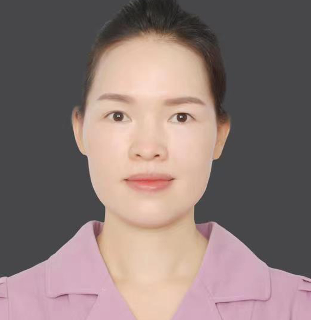 女士粉色衬衫证件照